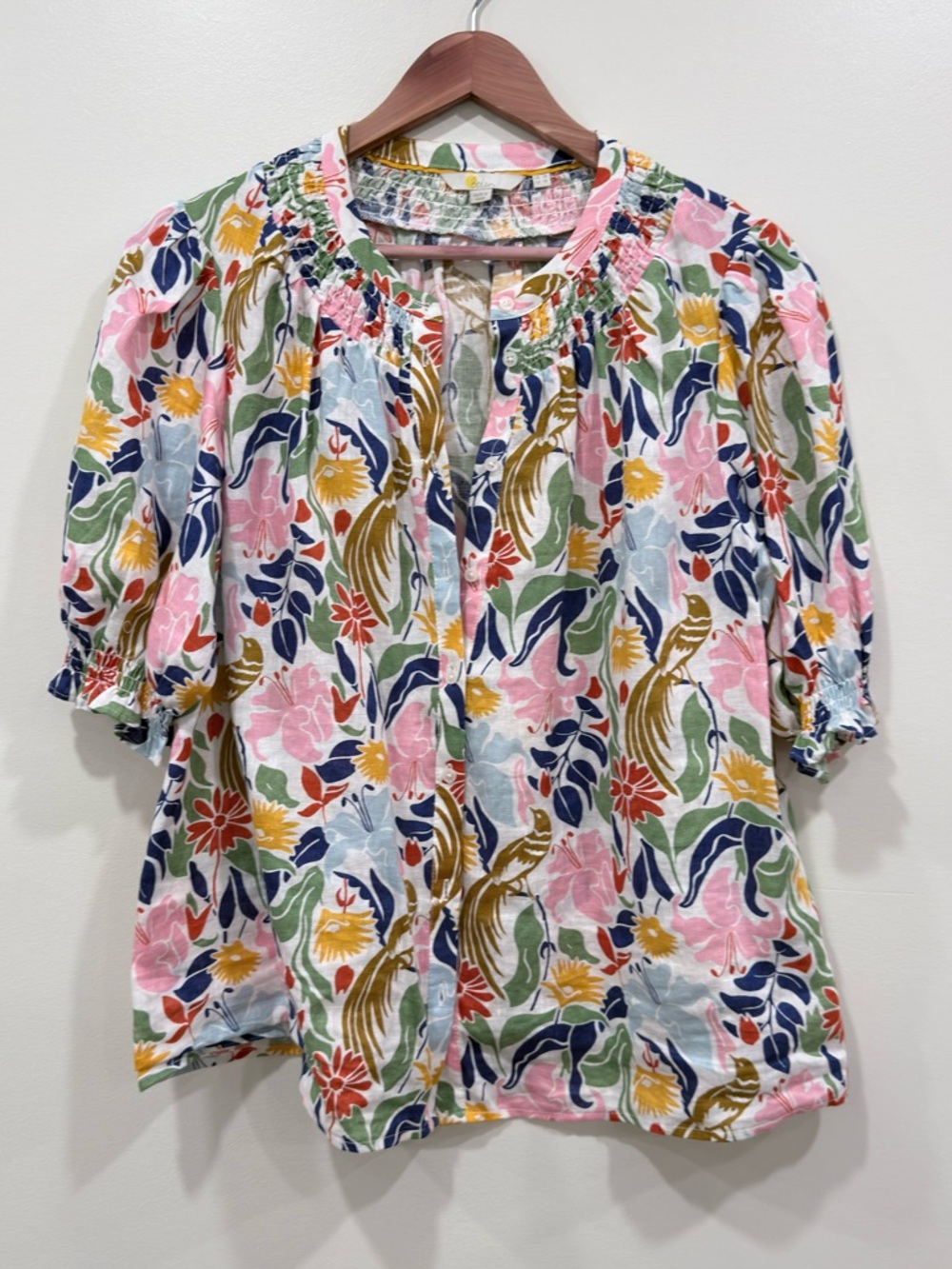 Boden Floral Puff-Sleeve Linen Top in Multi with Smocking - Picture 4 of 8